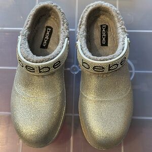 BEBE crocs GENTLY USED.  Size 9. Silver glitter color.